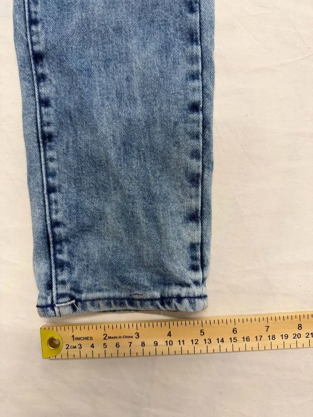 True Religion Rocco Relaxed Skinny Jeans Size 28
